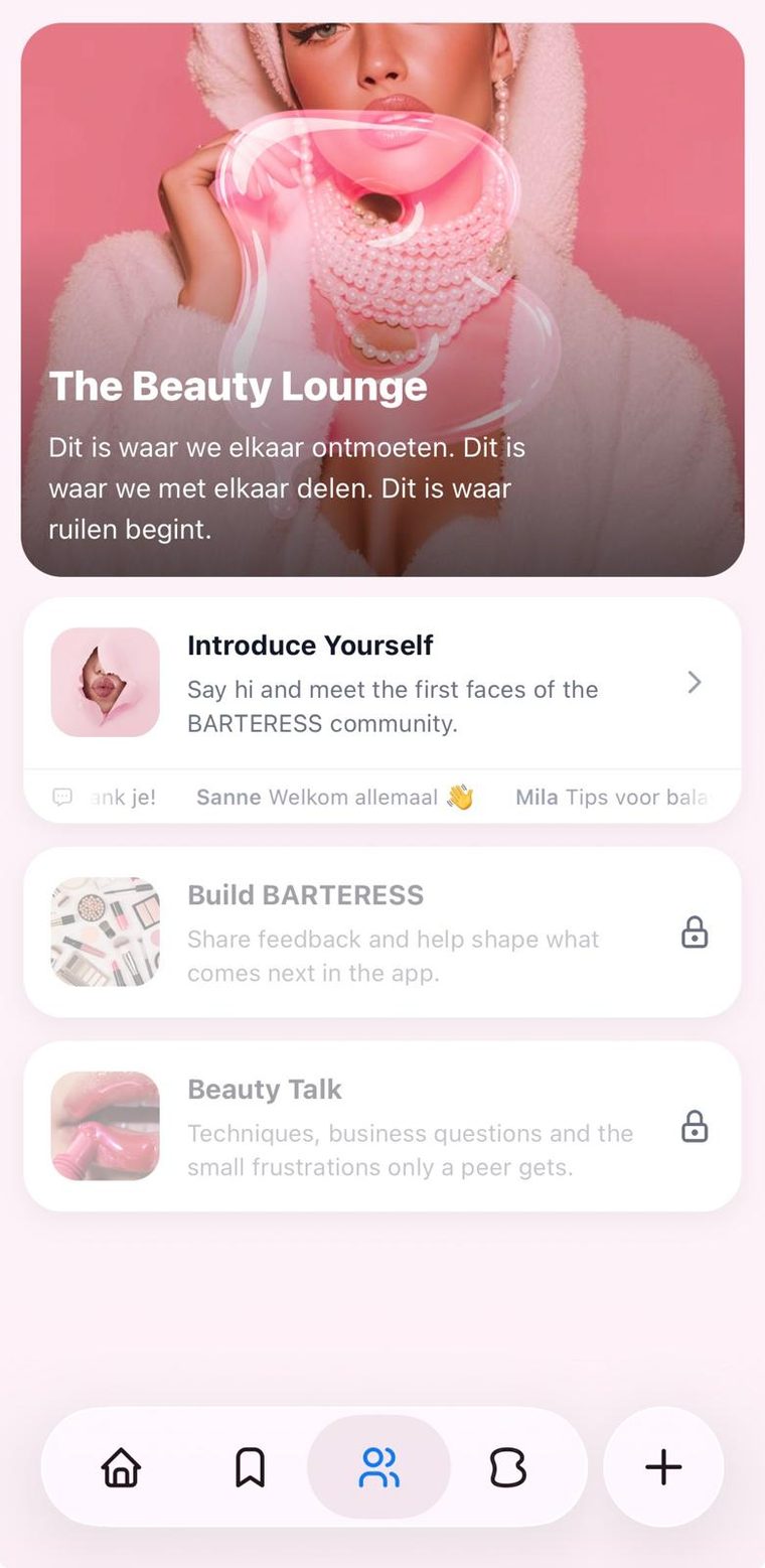 Schermafbeelding van de Beauty Lounge in de BARTERESS-app met verschillende community-rooms
