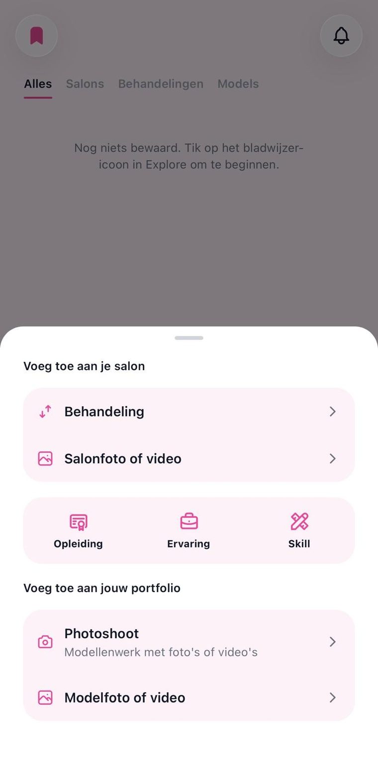 Schermafbeelding van de BARTERESS-app waarin je behandelingen, opleidingen, ervaring en portfolio aan je salon toevoegt